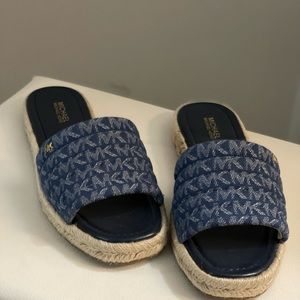 Michael Kors. Denim slides
